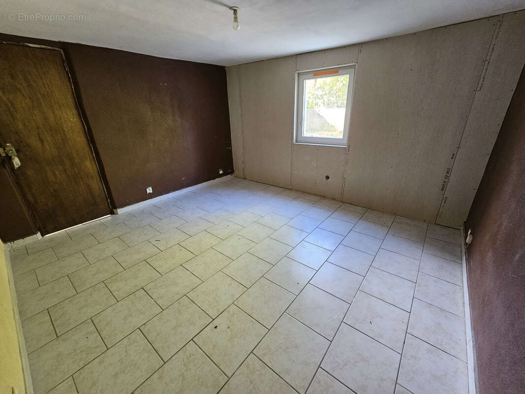 Maison à LES ASSIONS