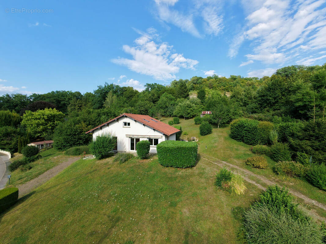 Photo 1 - Maison à VOUJEAUCOURT