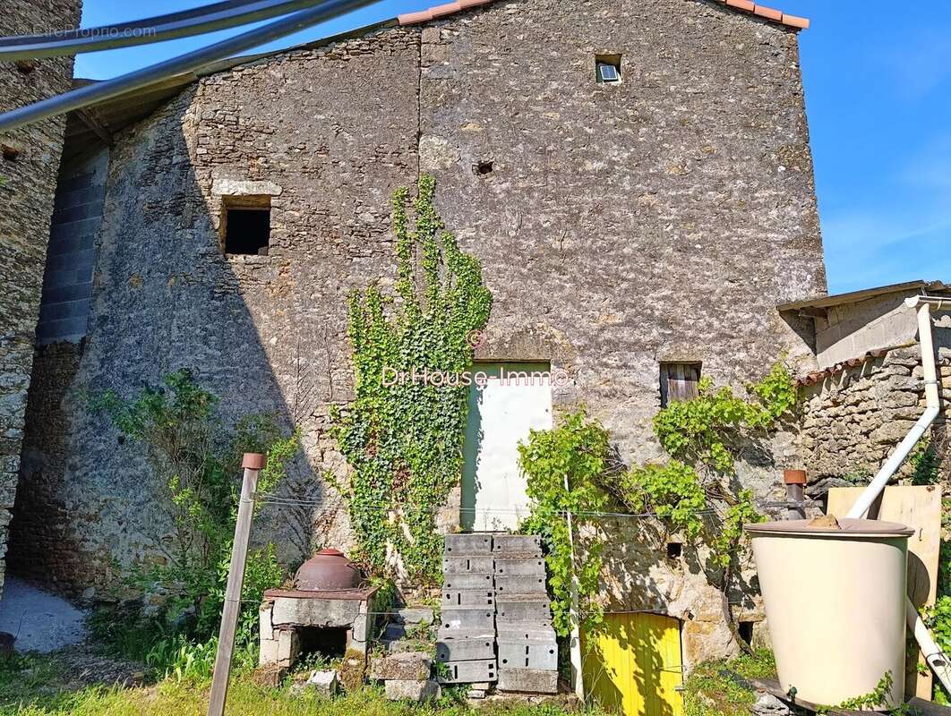 Maison à SIGOURNAIS