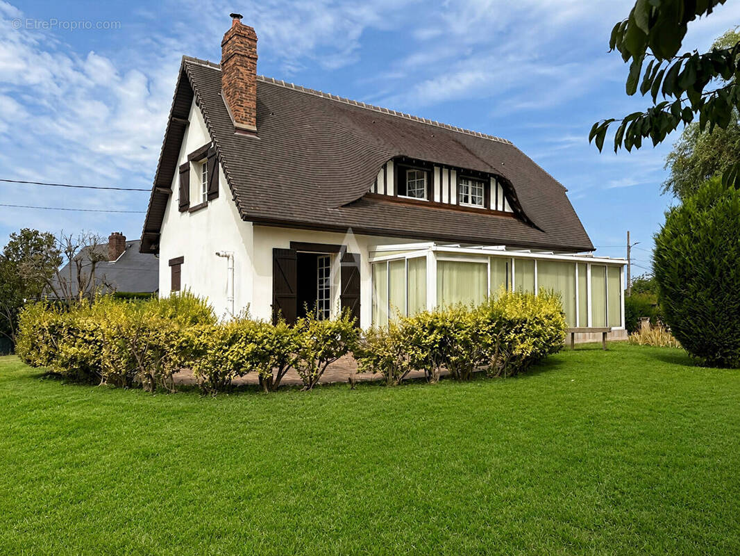 Maison à LE MESNIL-ESNARD
