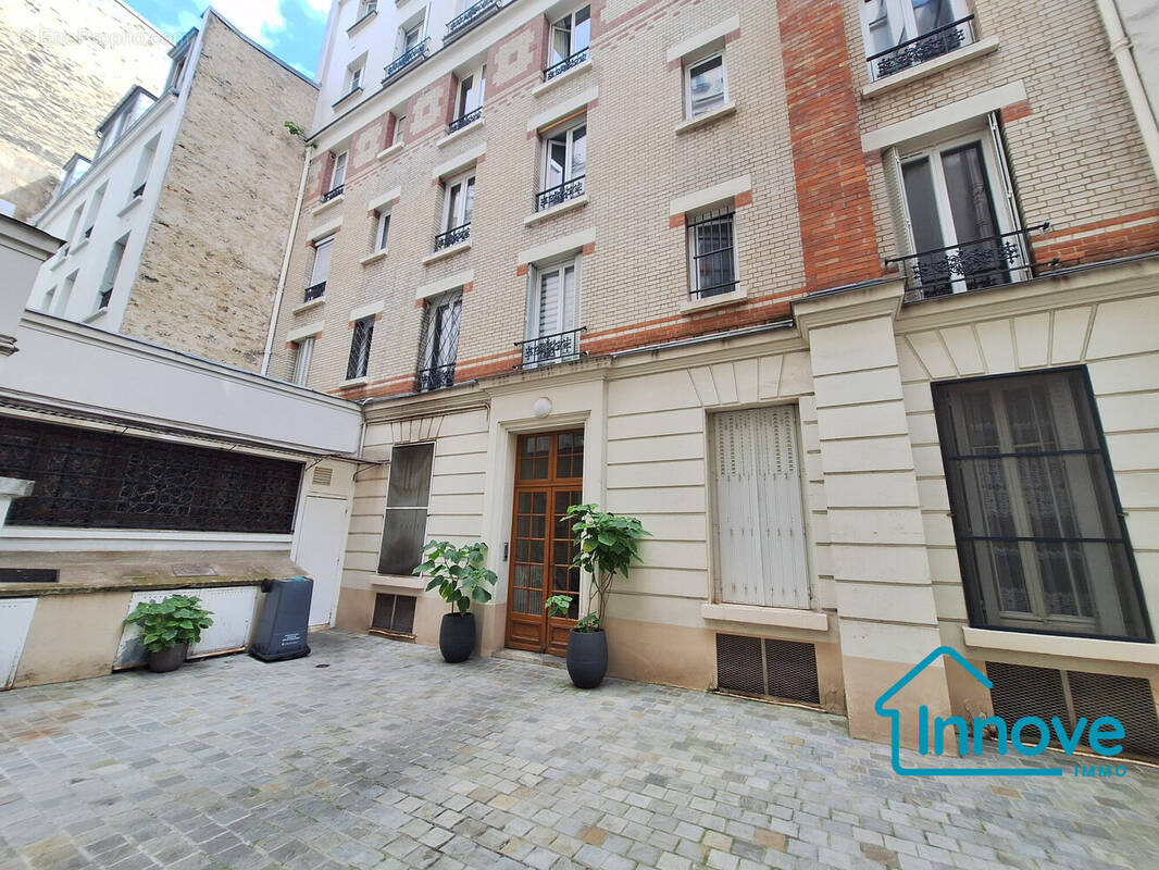 Appartement à PARIS-17E