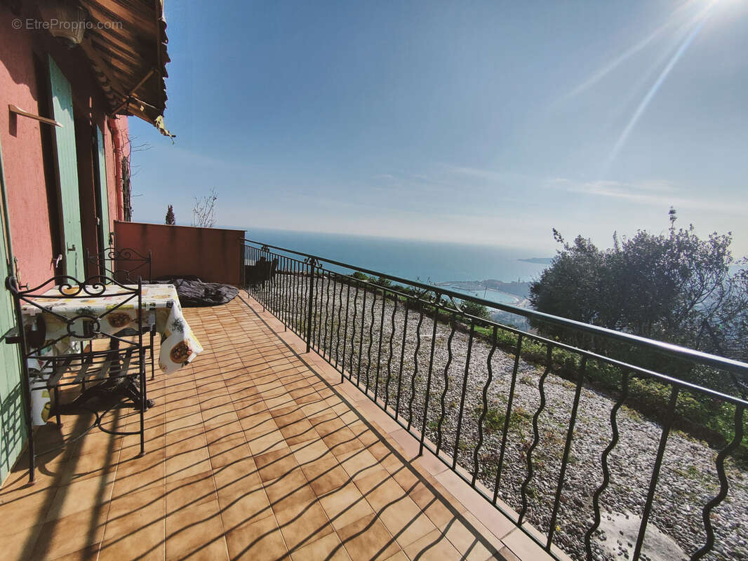 Appartement à MENTON