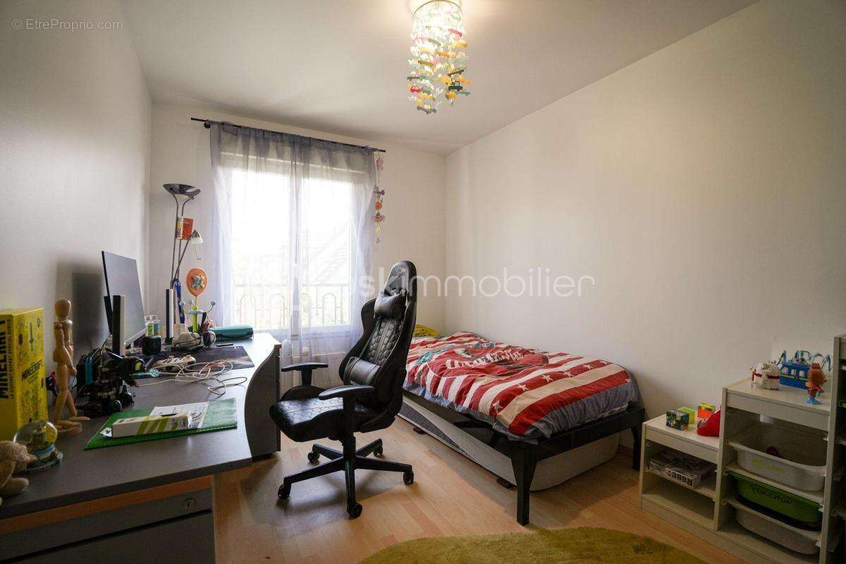 Un havre de paix familial dans un cadre verdoyant - 138 m² - dpe c - photo 15