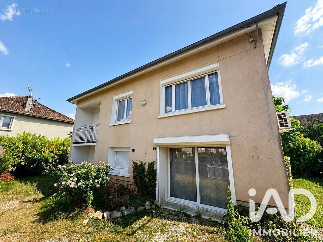 Photo 1 - Maison à TERRASSON-LAVILLEDIEU