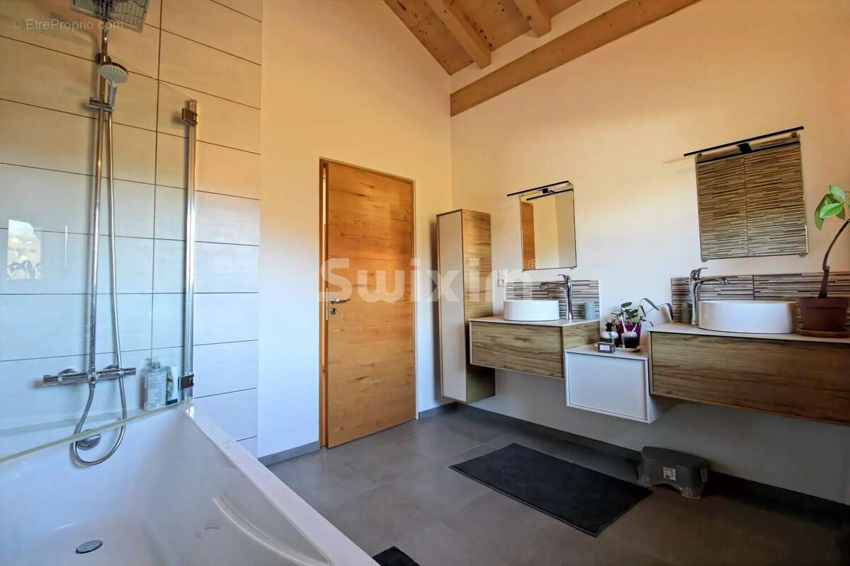 Maison à VIUZ-EN-SALLAZ