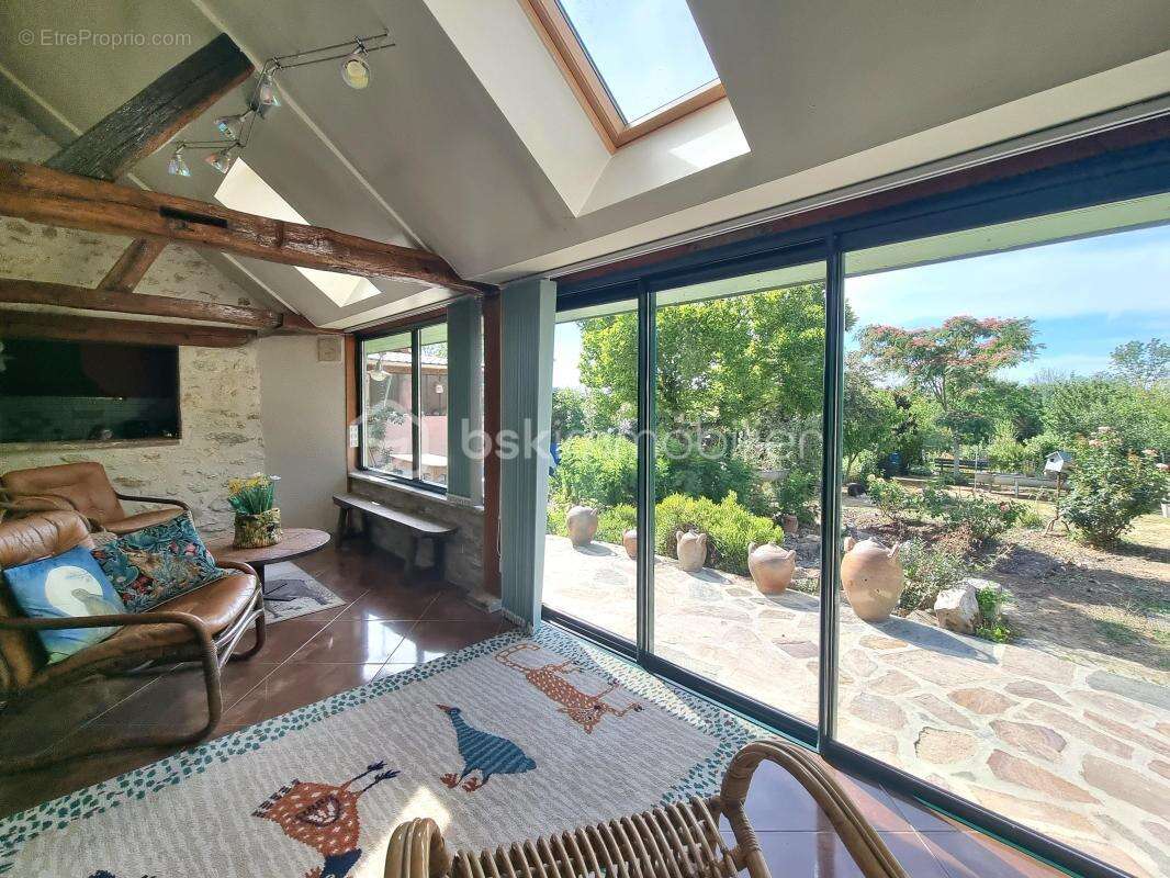 Maison en pierre_ 4 chambres_ jardin ! - photo 10