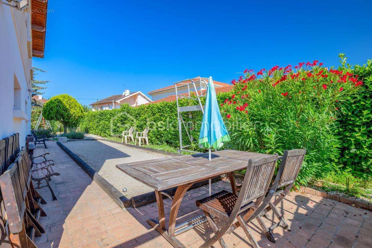 Maison individuelle avec jardin et piscine - photo 3