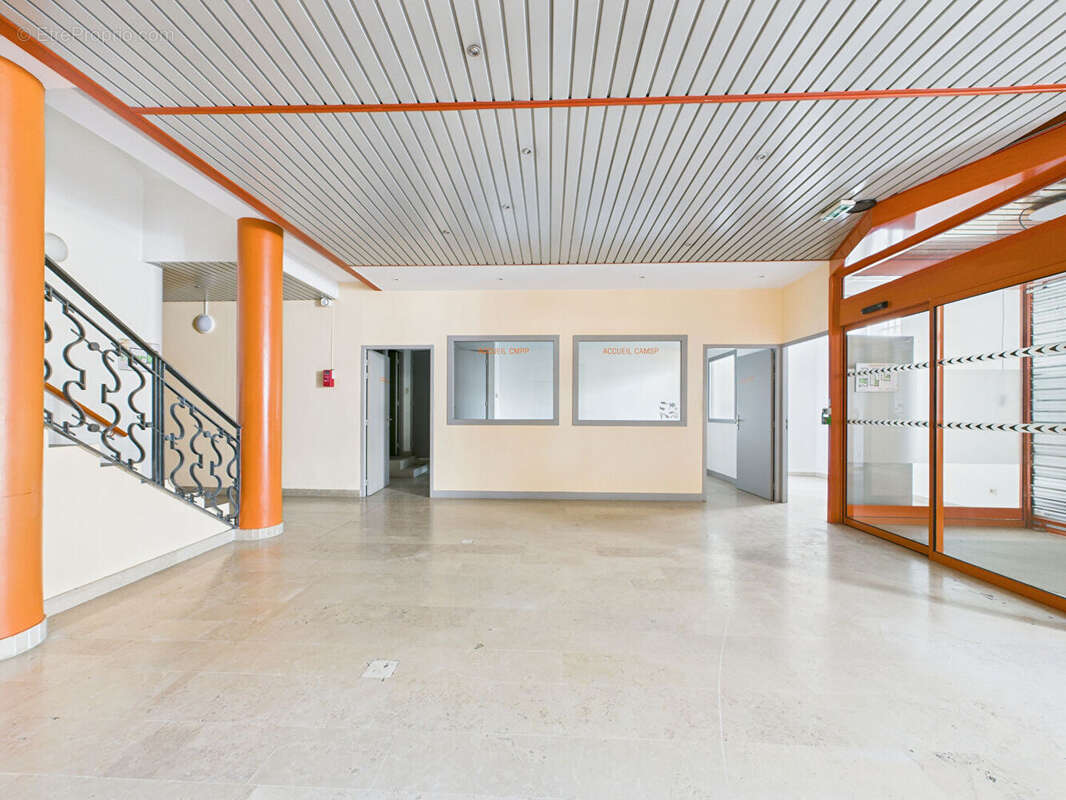 Commerce à TOURNON-SUR-RHONE