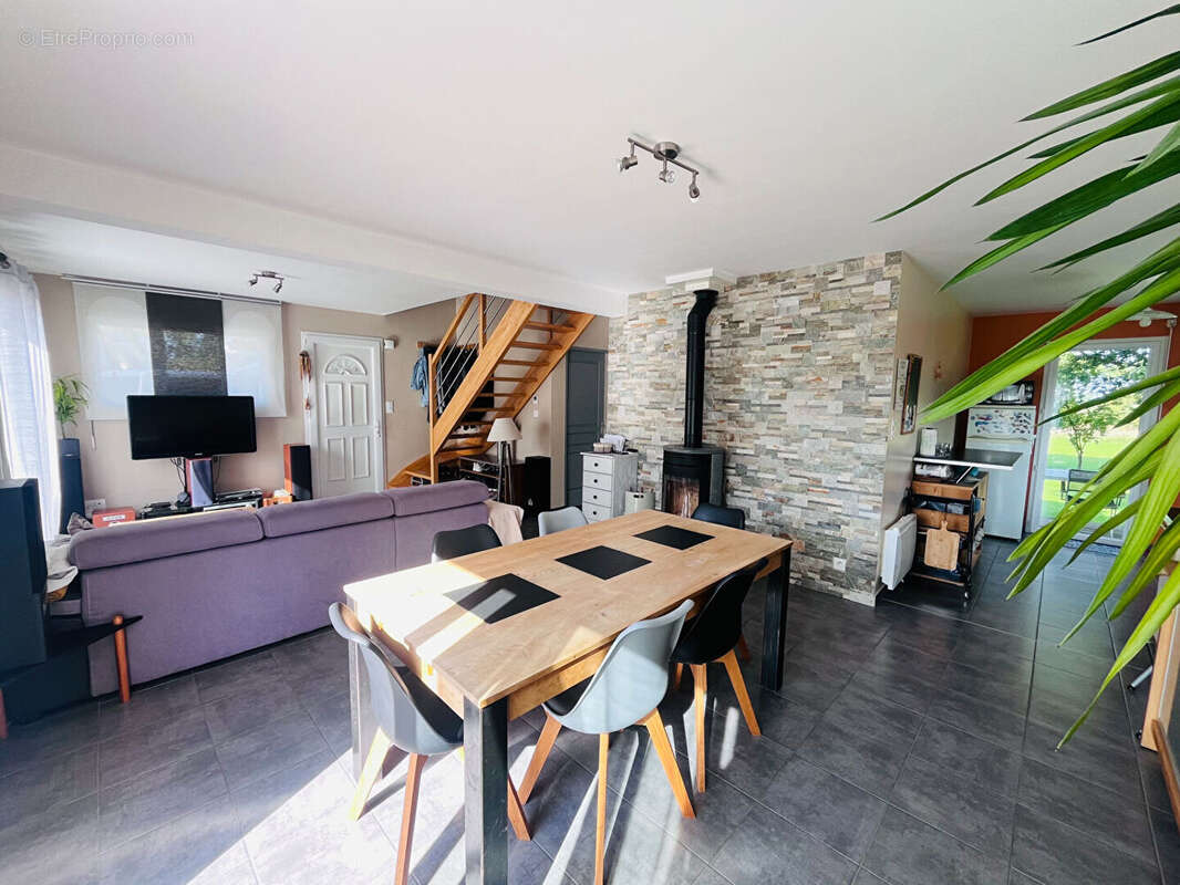 Maison à MINIAC-MORVAN