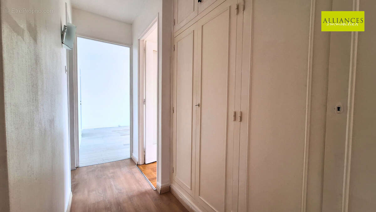 Appartement 4 pièces de 77.77 m2 avec loggia, ascenseur et cave - photo 14