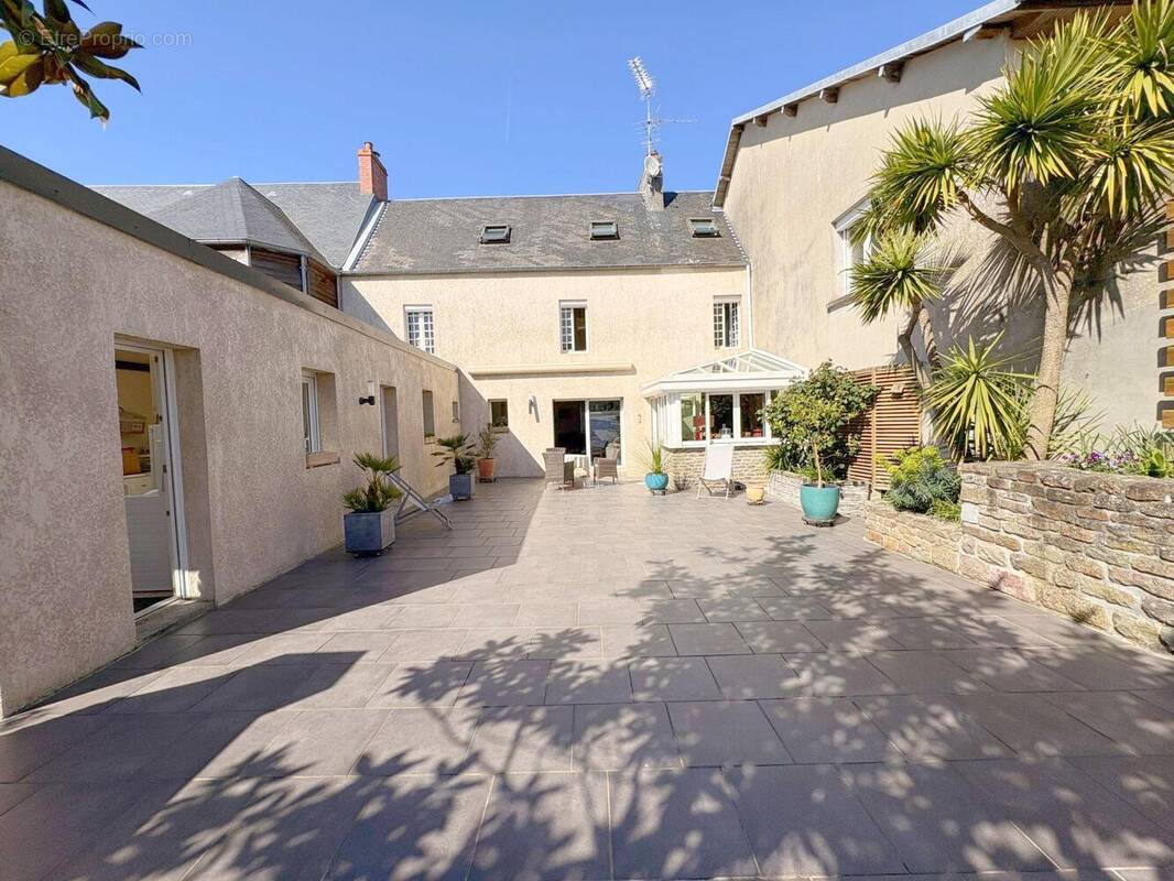 Maison à BREHAL