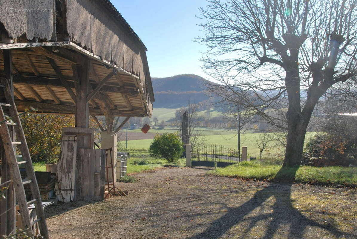 Maison de campagne avec gîte, piscine et grange - photo 15