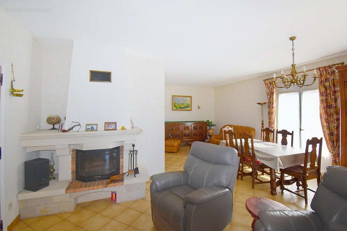 Maison 102 m² à Mas-Grenier  - photo 7