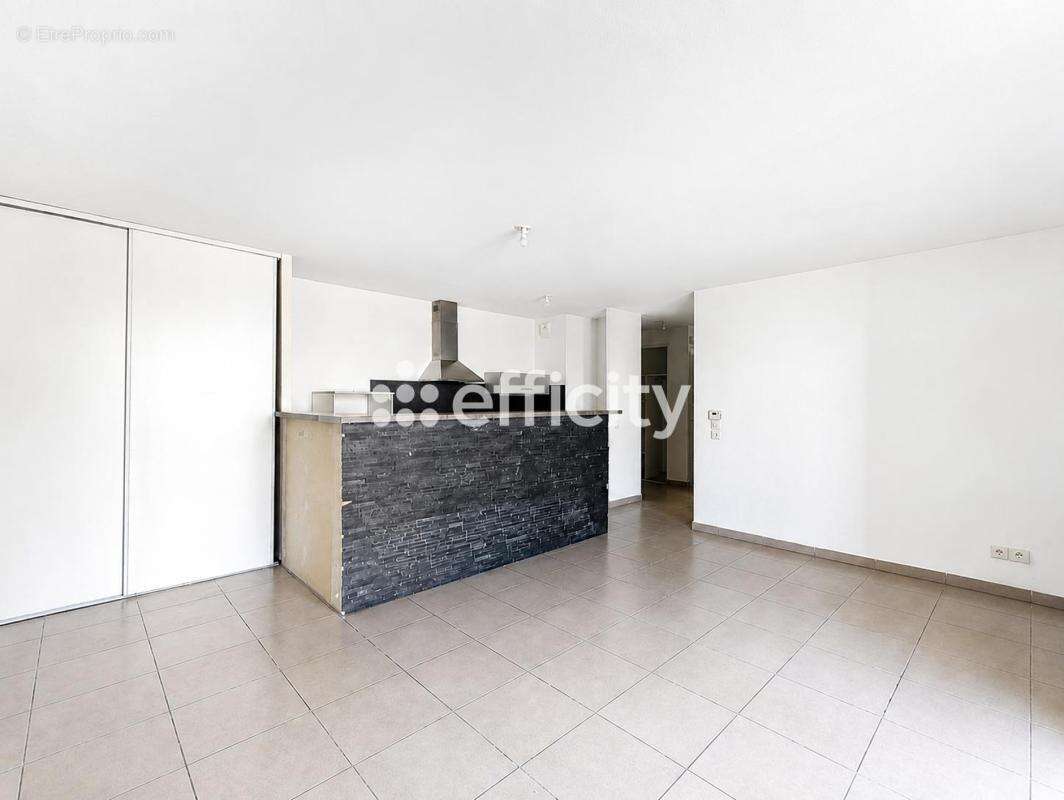 Appartement à JUVIGNAC