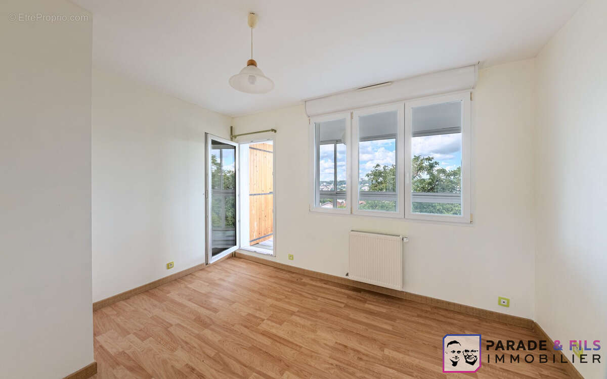 Chambre 3 ccès terrasse couverte - Maison à MALZEVILLE