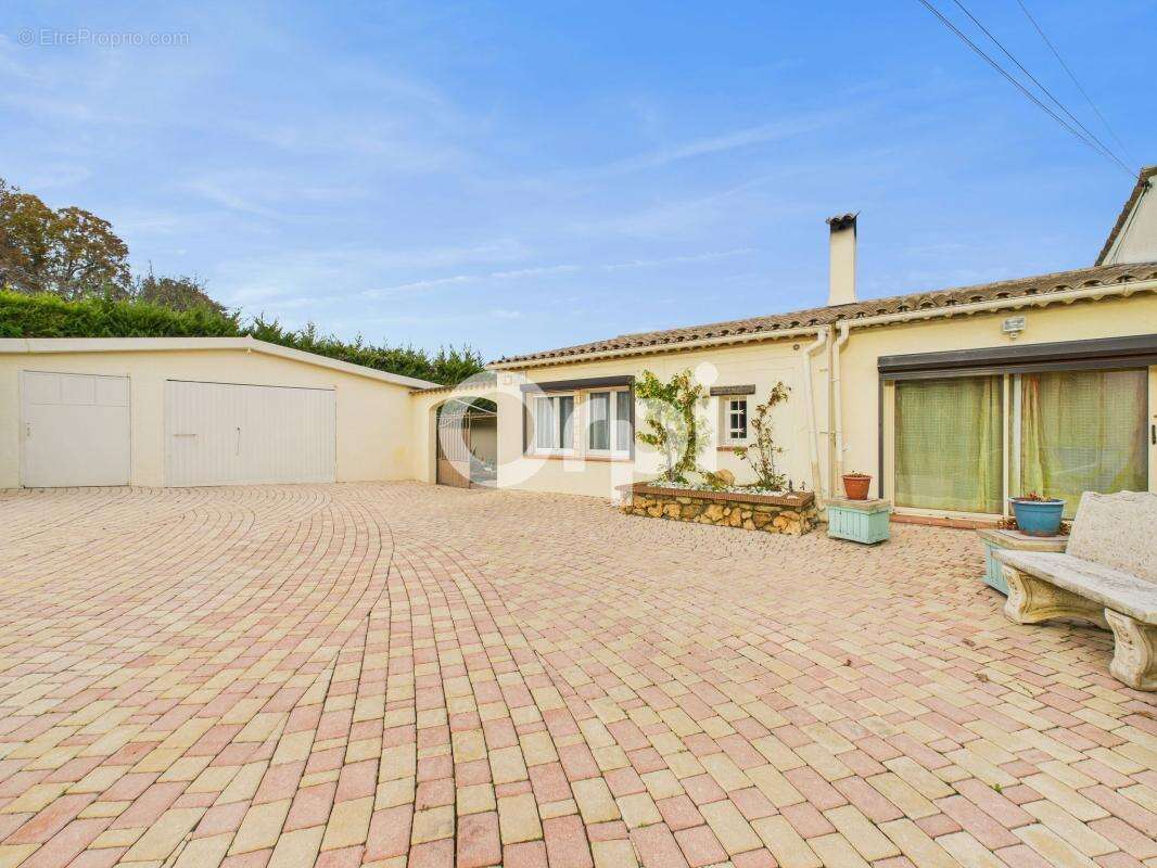 Maison à MONTAUROUX