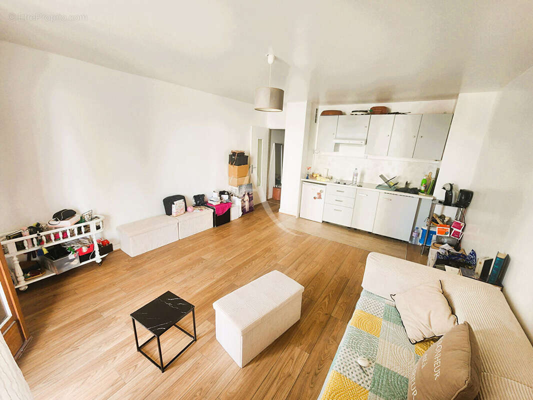 Appartement à FRESNES