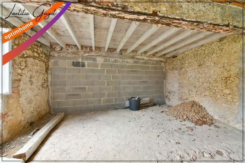 Maison à rénover avec atelier, grange et dépendances – Chemilly (03) - photo 23