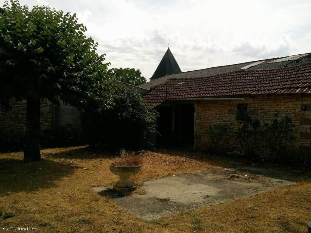 Maison De Campagne Avec Une Deuxième Maison Et D'Autres Dépendances - photo 5