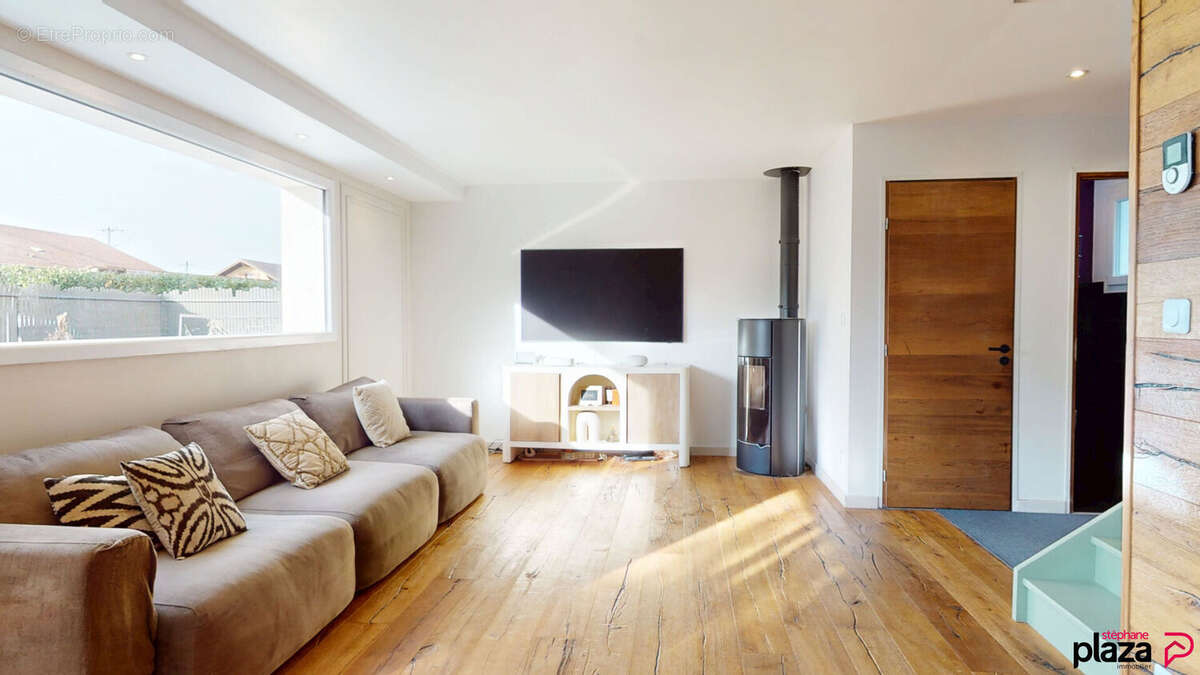 Maison à SCIENTRIER