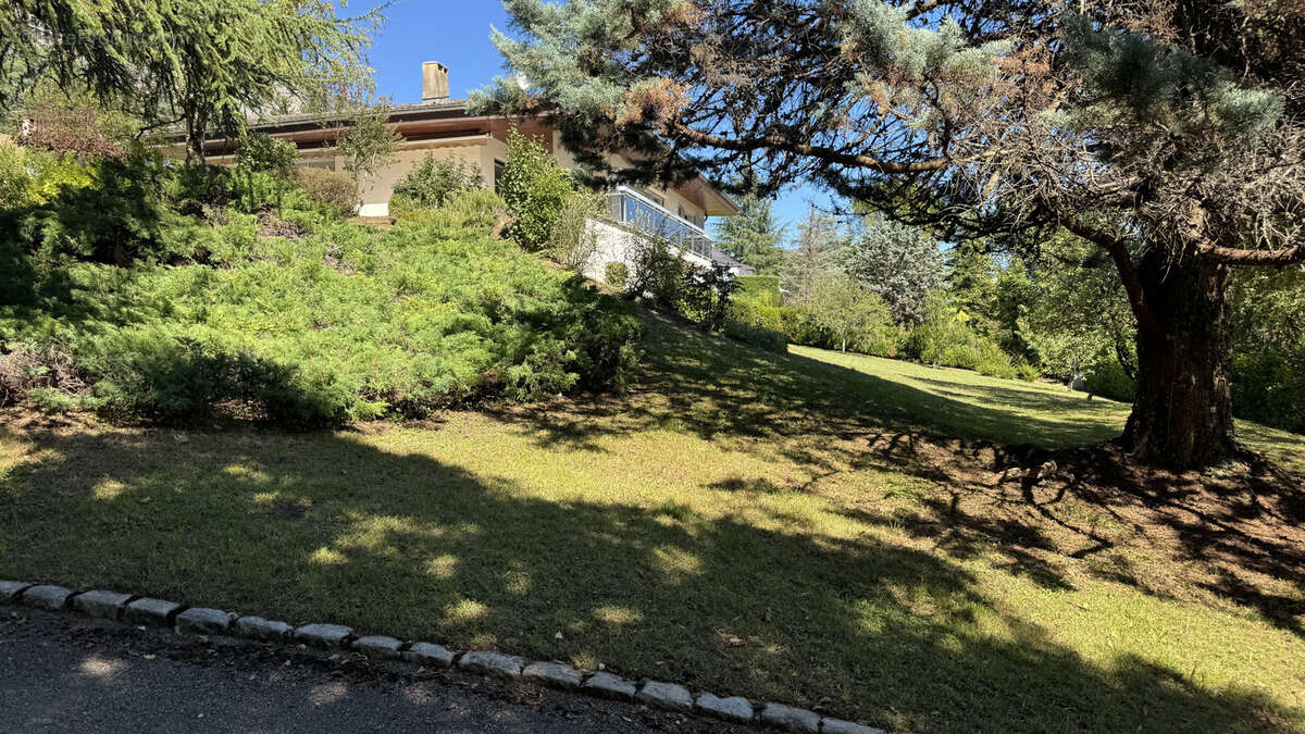 Maison à MEYLAN
