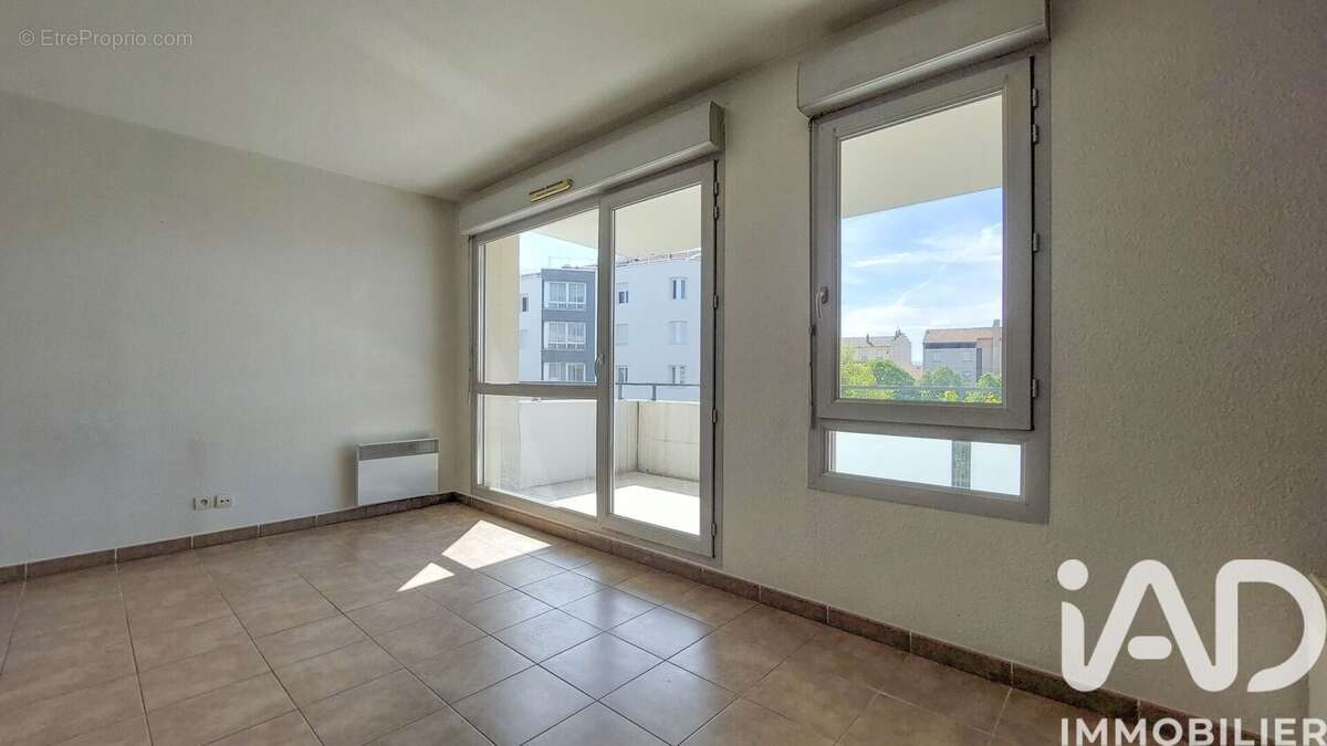 Photo 2 - Appartement à SAINT-FONS