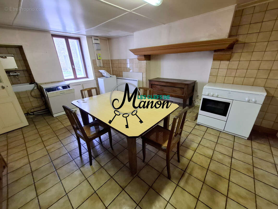 Maison à rénover 2 chambres petit terrain + grange - photo 3