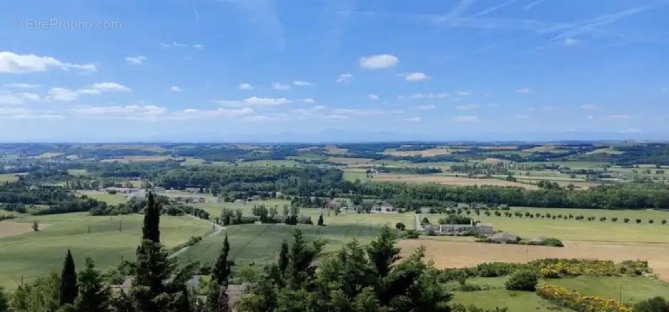 Terrain à AIROUX