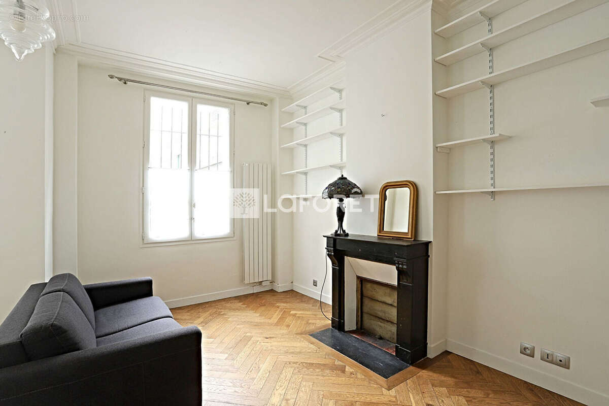 Appartement à PARIS-14E
