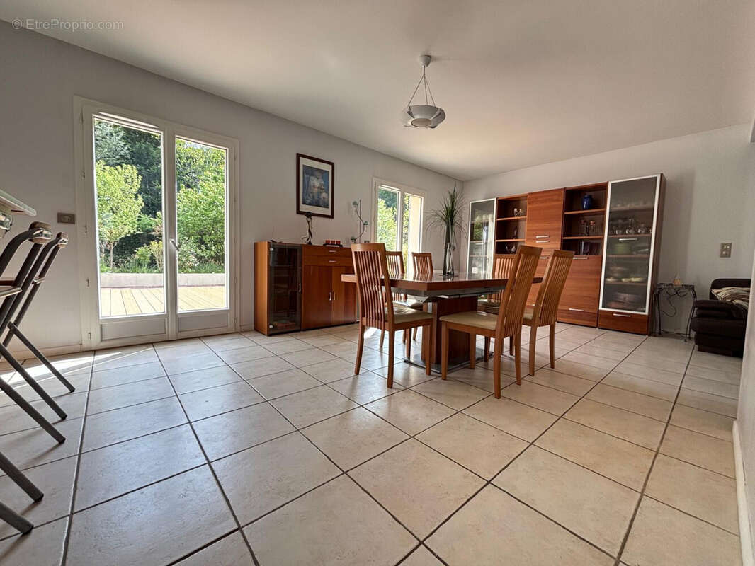 Maison à SAINT-PIERRE-DU-PERRAY