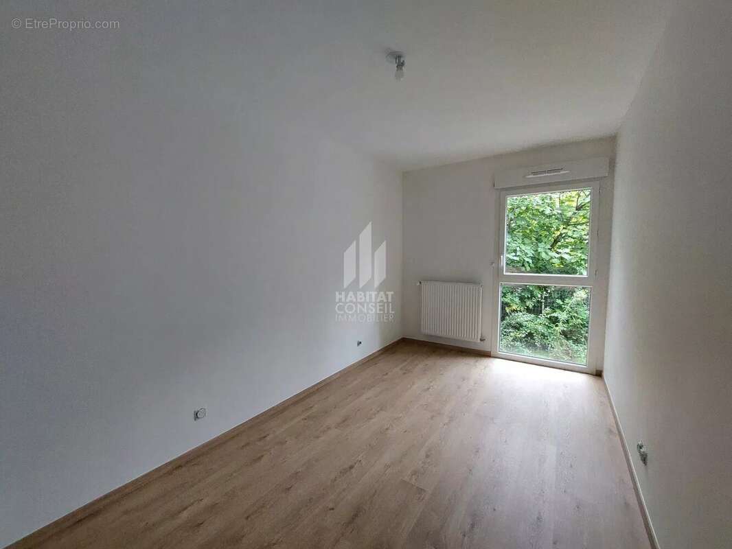 Appartement à SAINT-MARTIN-D'HERES