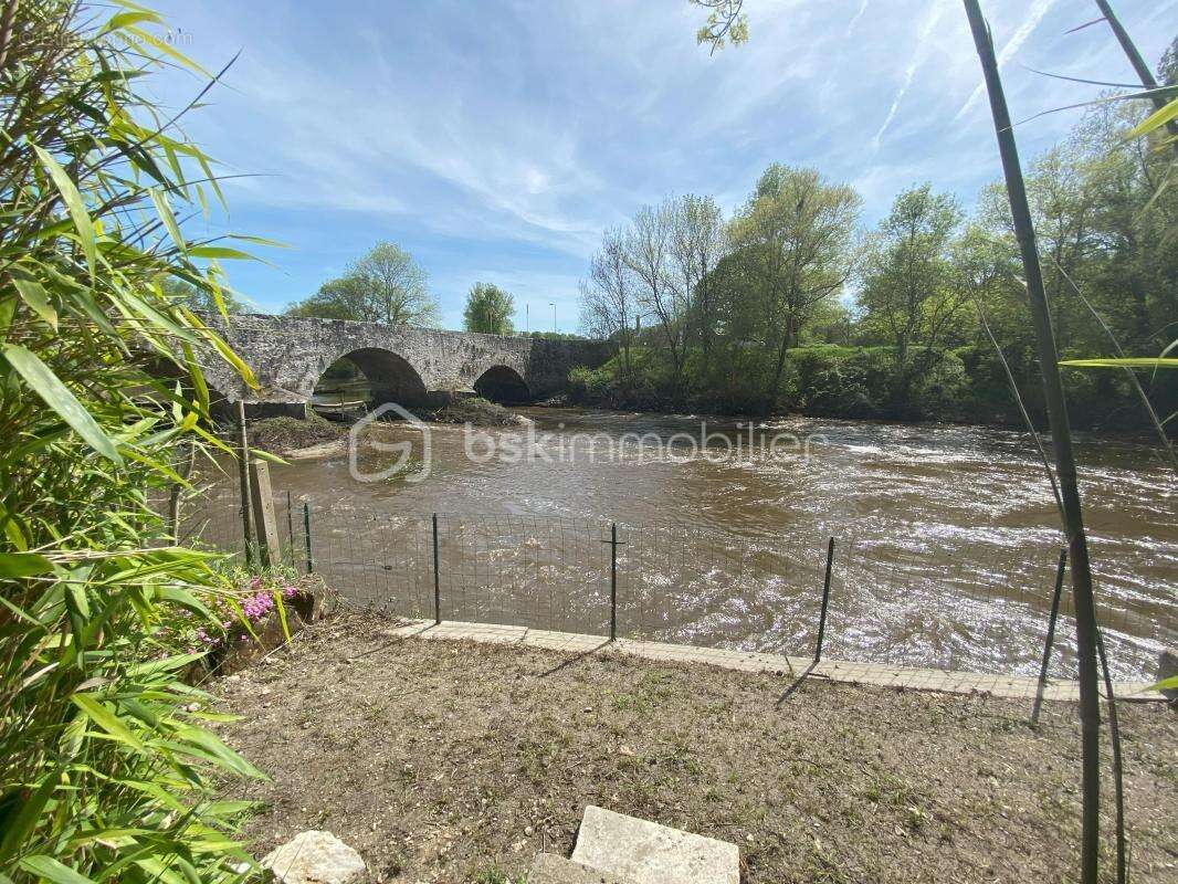 Maison à CANDE-SUR-BEUVRON