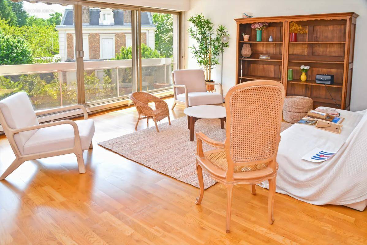 Appartement à LA CELLE-SAINT-CLOUD