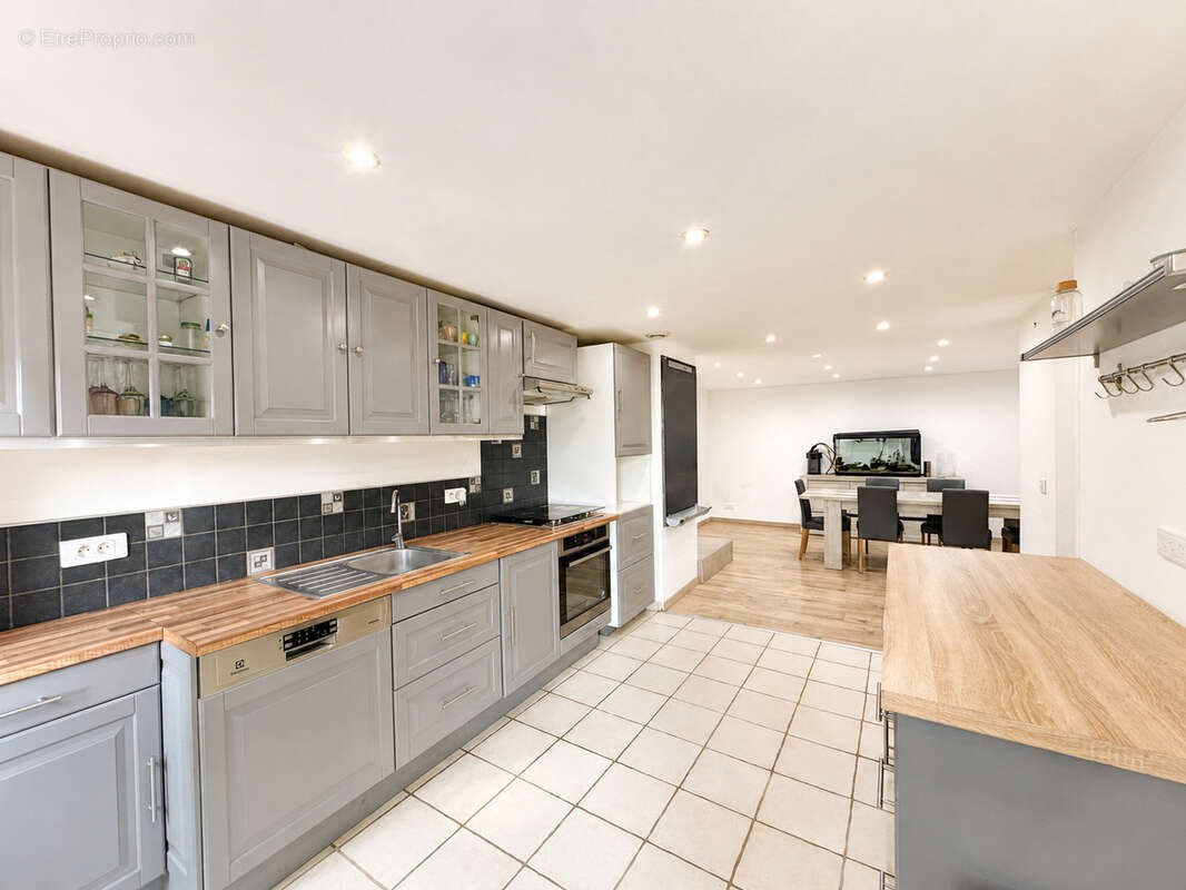 Maison rénovée, dépendances, écuries, carrière   1,9 ha de terrain - photo 4