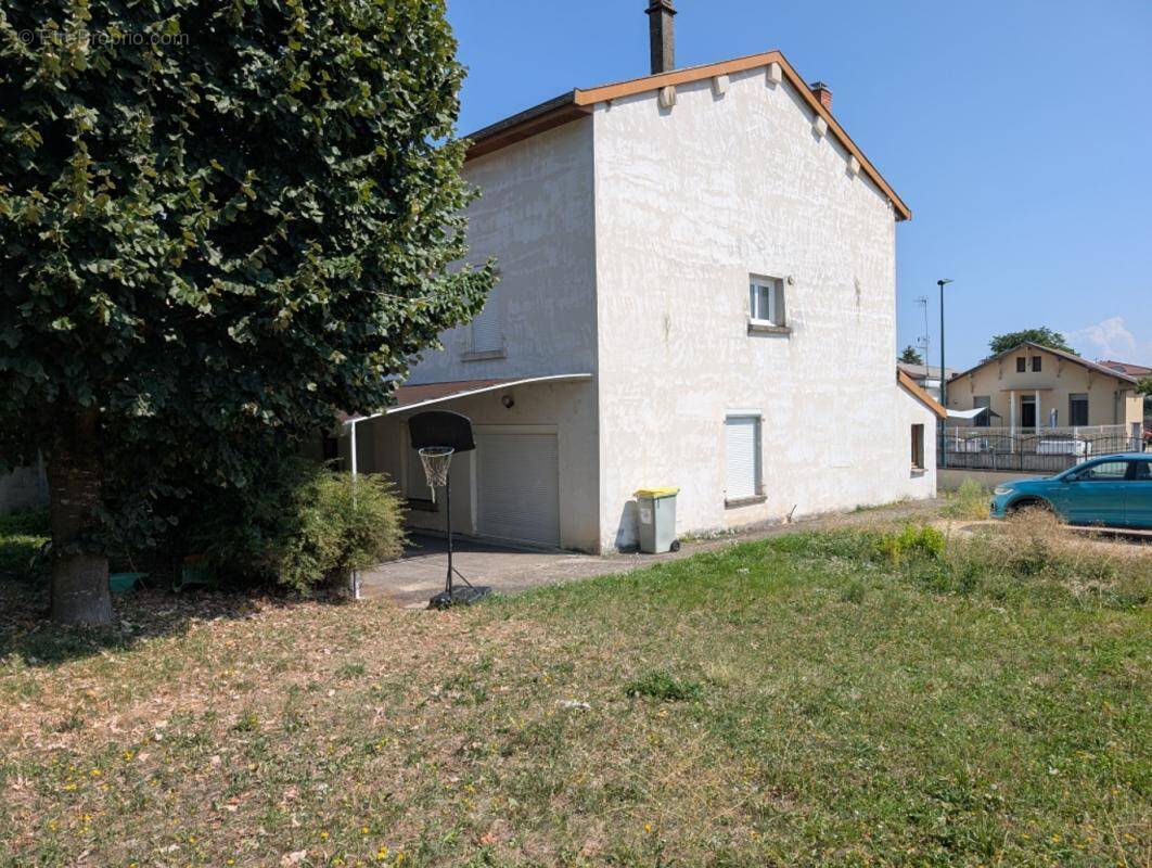 Maison à CHAVANOZ