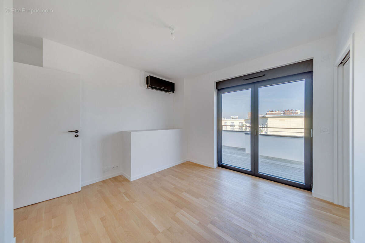 Appartement à PARIS-15E