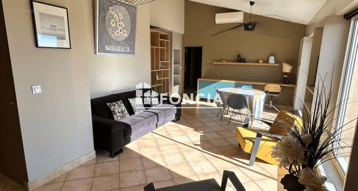 Appartement à VILLENEUVE-LES-AVIGNON