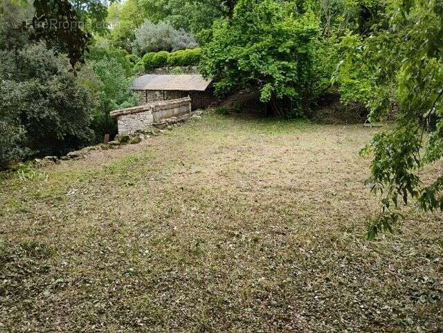 Terrain à UZES