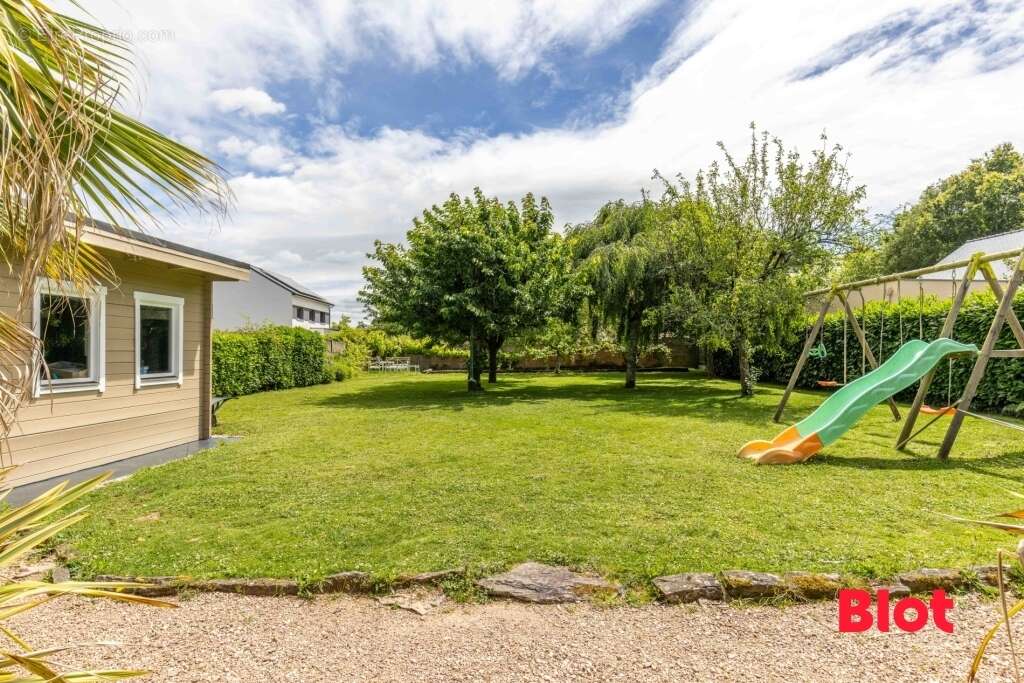 Maison 133 m² à Crevin  - photo 4