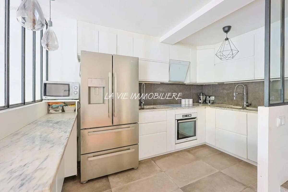 Appartement à CHARENTON-LE-PONT