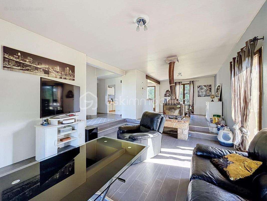Maison familiale de 150 m2 sur sous sol total - photo 3