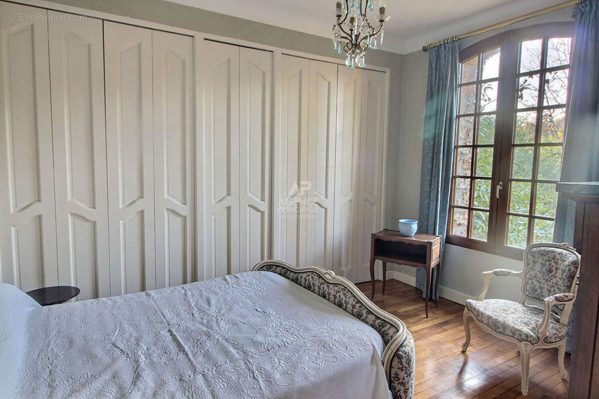 Maison à VERNEUIL-SUR-SEINE