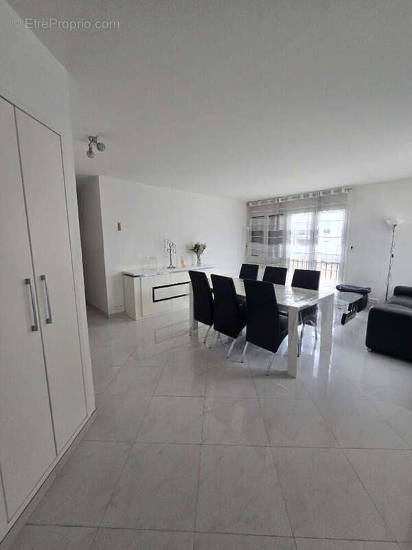 Appartement à OZOIR-LA-FERRIERE