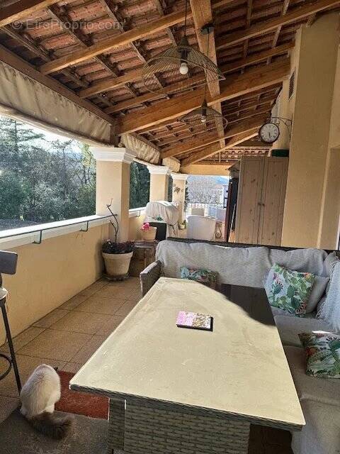 Appartement à SAINT-MAXIMIN-LA-SAINTE-BAUME