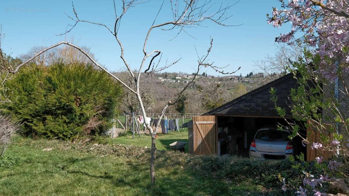 Maison à ROUSSILLON-EN-MORVAN