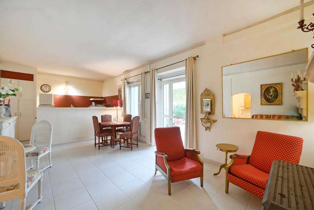 Maison à LES SALLES-DU-GARDON