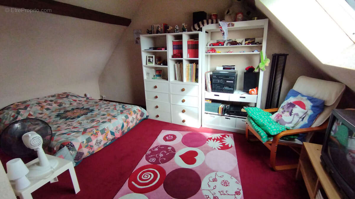 Maison à YZEURES-SUR-CREUSE