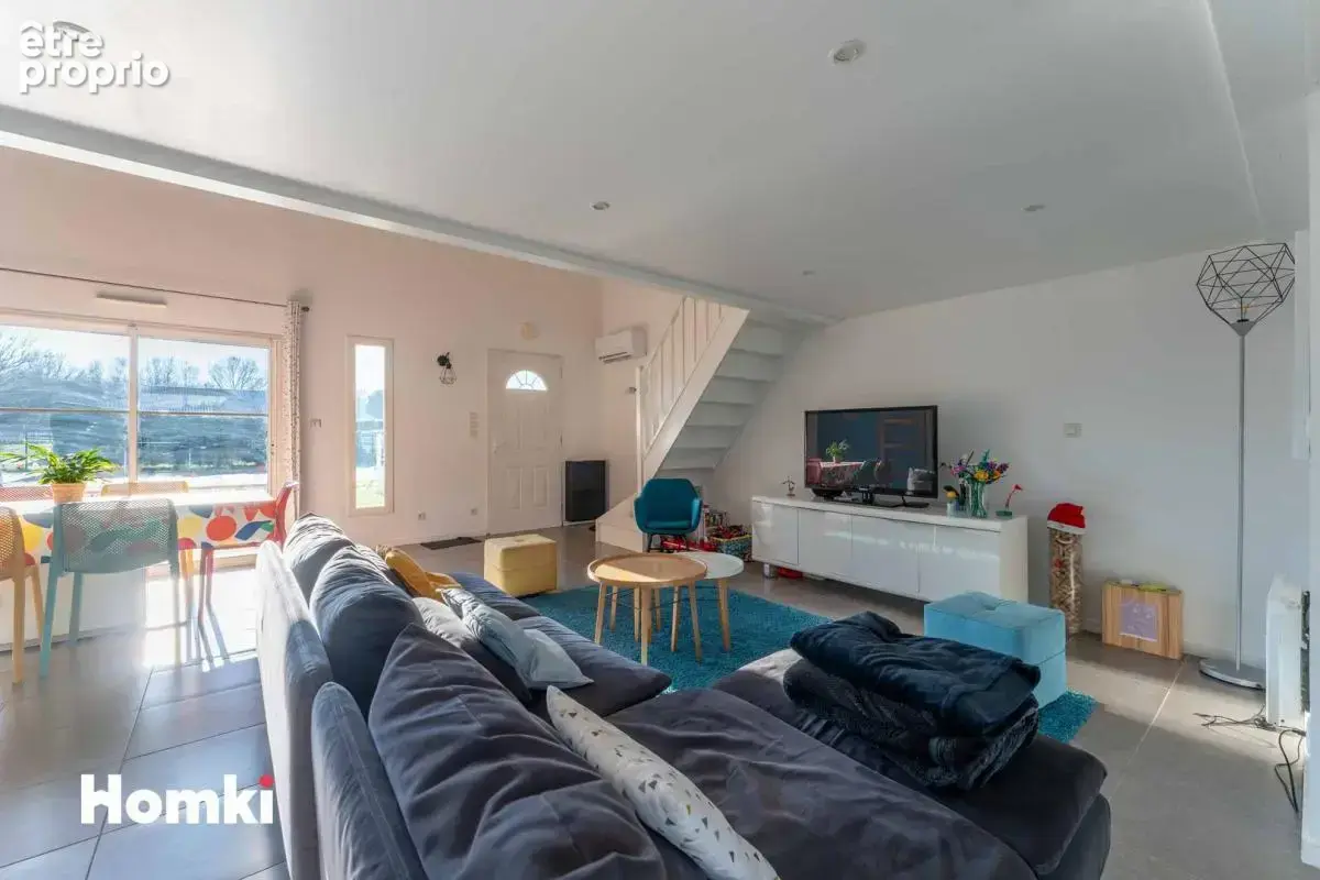 Maison/Villa T6 de 153 m² à Saint-André-de-Cubzac 33240 - photo 2