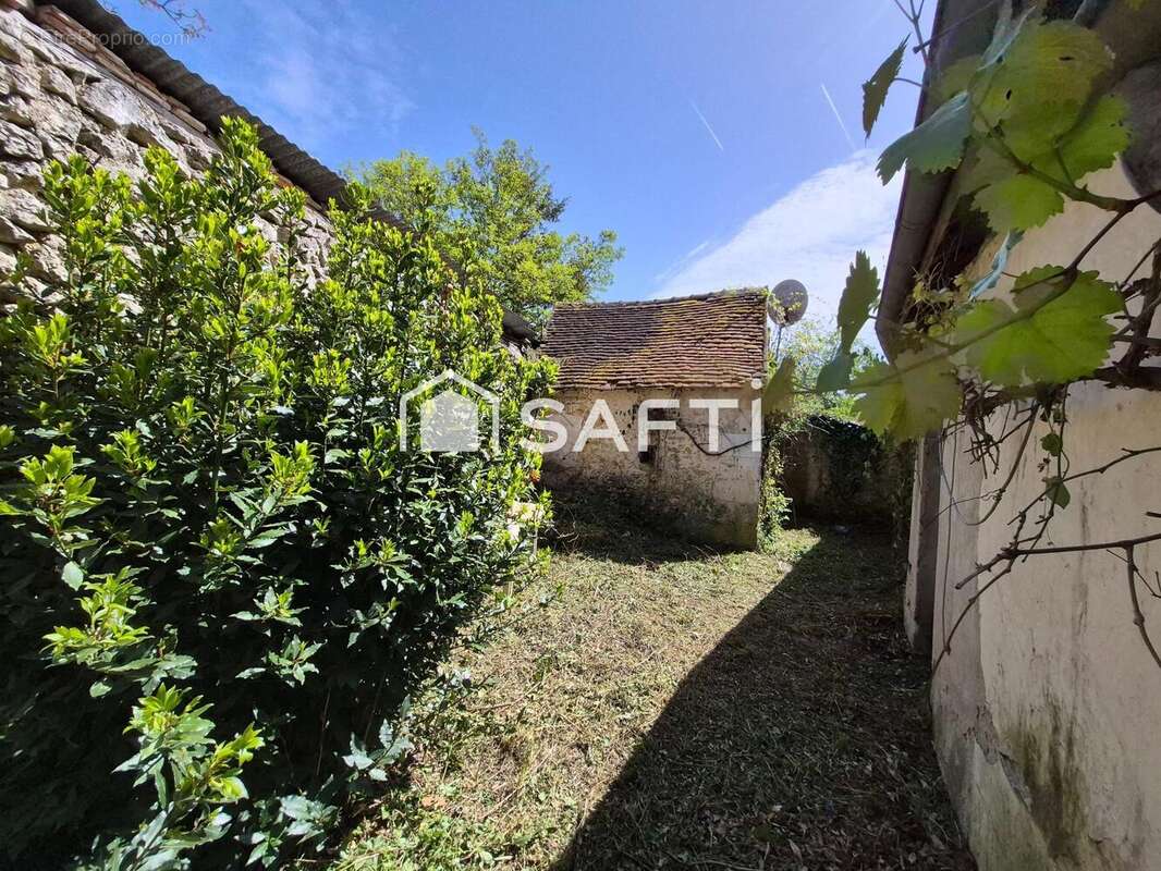 Maison 50 m² à Ferriere-Larcon  - photo 2