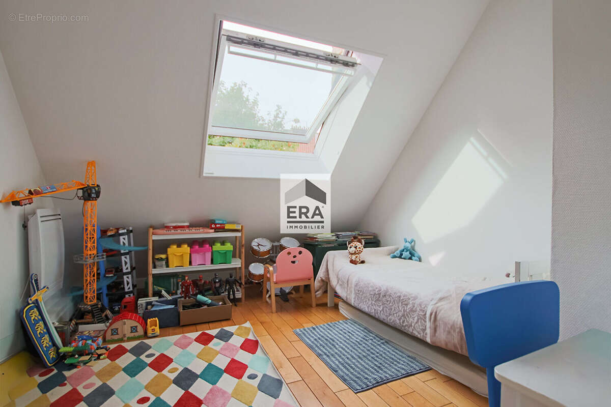 Appartement à LA GARENNE-COLOMBES